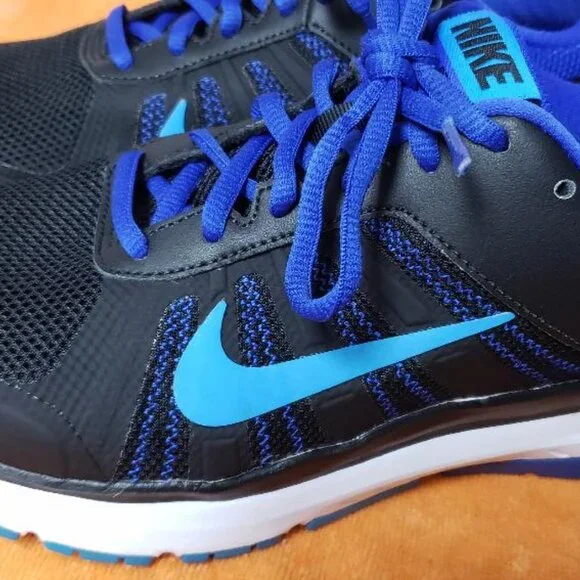 WOMENS NIKE DART XII 12 BLACK & BLUE SNEAKERS SIZE 9 - Picture 2 of 8